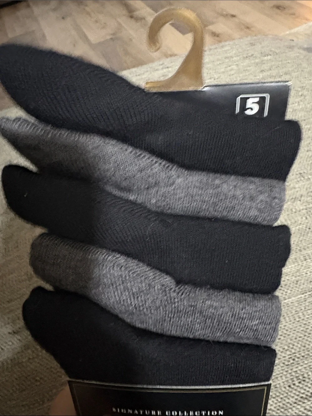 5 pairs of gold toe socks, dry cool comfort shoe size 6 - 12 1/2  2 gray 3 black